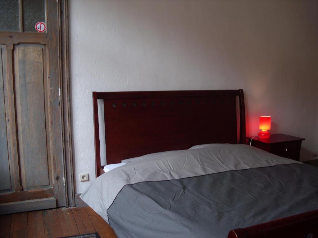 Guesthouse Oude Houtmarkt Ieper Rom bilde