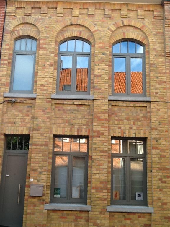 Guesthouse Oude Houtmarkt Ieper Eksteriør bilde